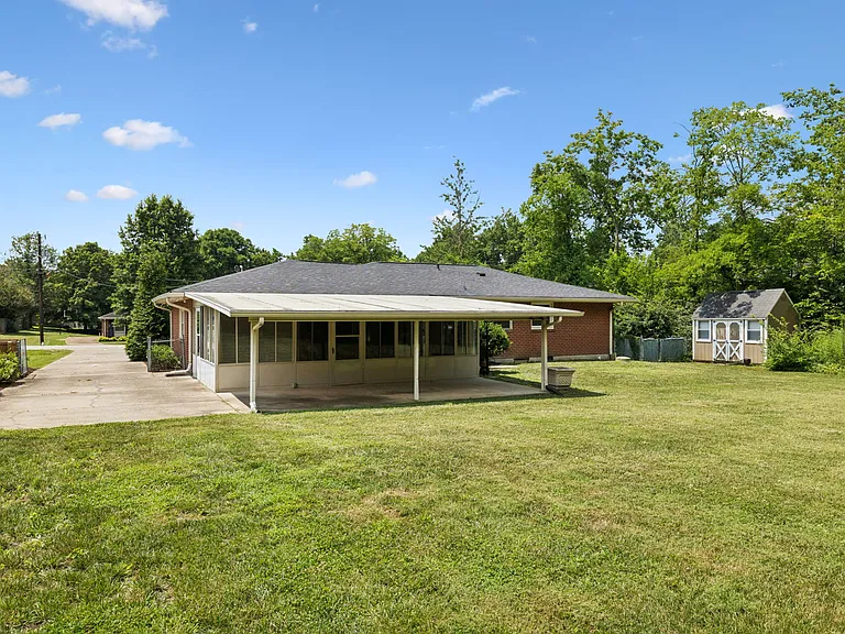 314 Derby Ln — Photo 26