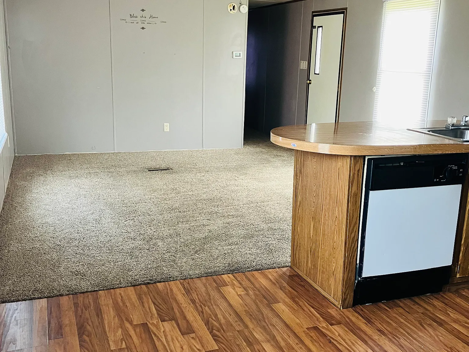 2 bed, 980 sqft, $1,100 — Photo 2