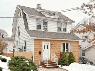32 Maplewood Ave, Bogota, NJ 07603