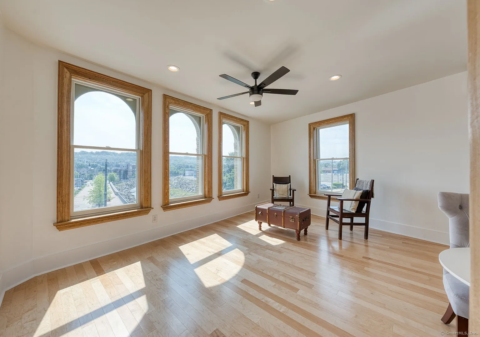 1 bed, 1.0 bath, 710 sqft, $1,600 — Photo 1