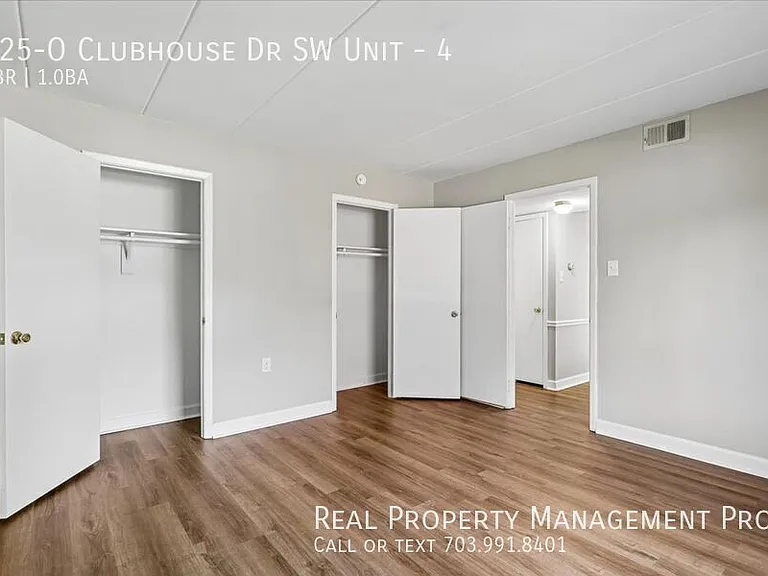 125O Clubhouse Dr SW #4 — Photo 13