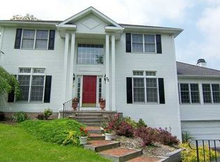 75 Eagle Rock Dr, Irondequoit, NY 14609