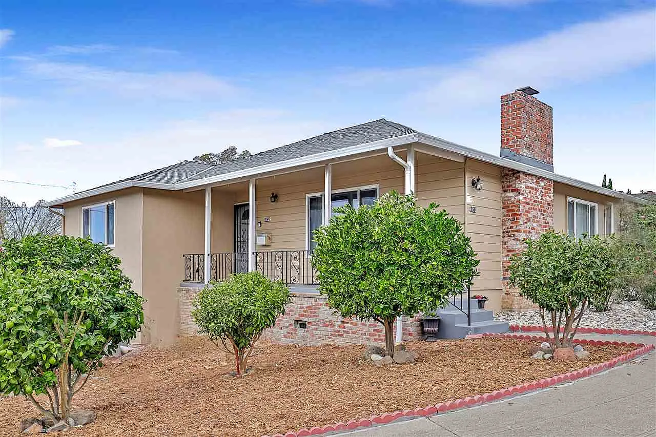 4830 Lodi Way photo 1