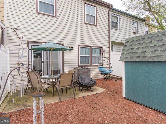 4th image of 17938 Hickory Ln