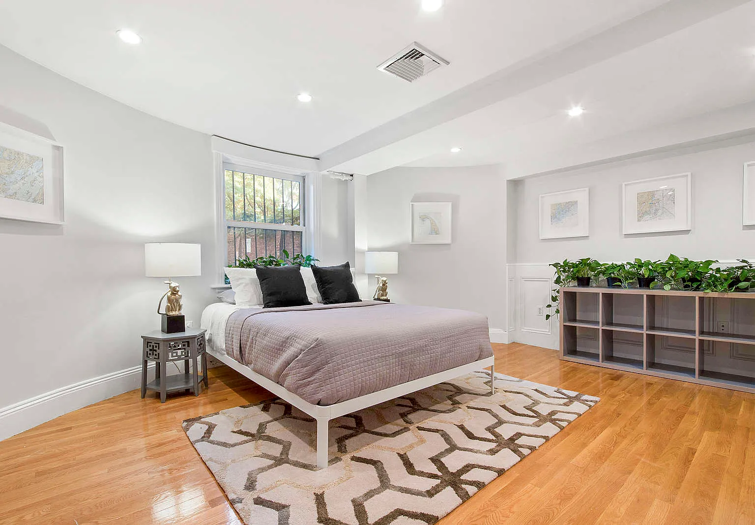 3 bed, 9999 sqft, $6,000 — Photo 1