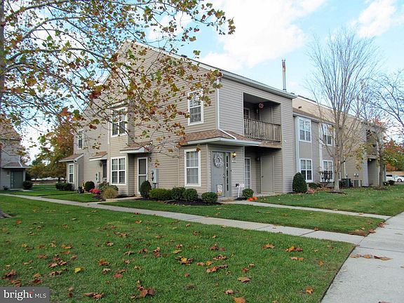 3rd image of 1001 Briarwood Ct #1001