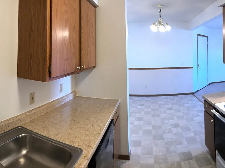 1500 Northgate Dr #6 — Photo 3