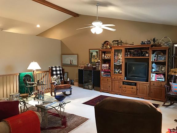4th image of 2605 Augusta Ln