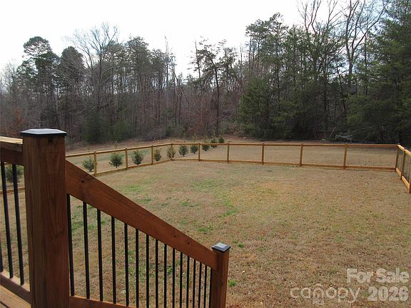 3rd image of 104 Perennial Gardens Ln