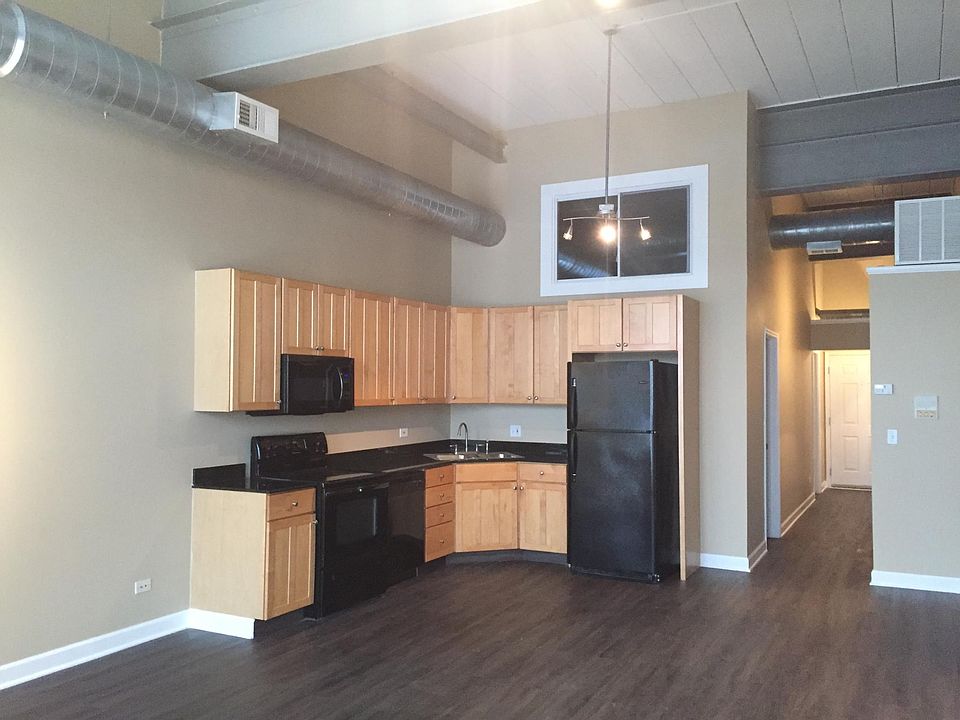 1st image of 1314 N Milwaukee Ave #201