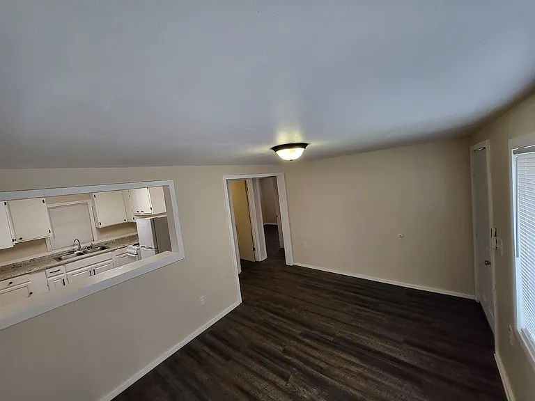 105 Baxter St — Photo 12