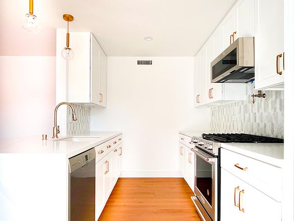 4th image of 11640 Woodbridge St APT 108