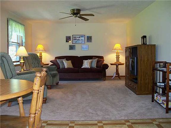 5th image of 35 Redfern Dr