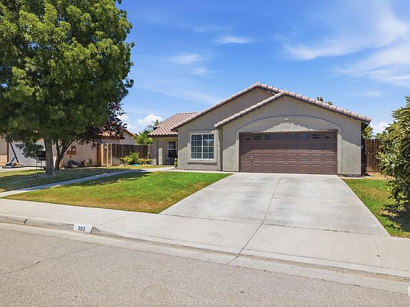 2nd image of 602 Lazy River Ln