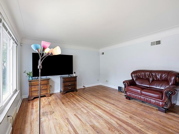 5th image of 8785 Mockingbird Ln