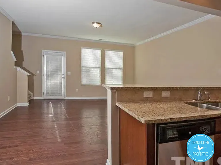 2219 Sunny Cove Dr — Photo 3
