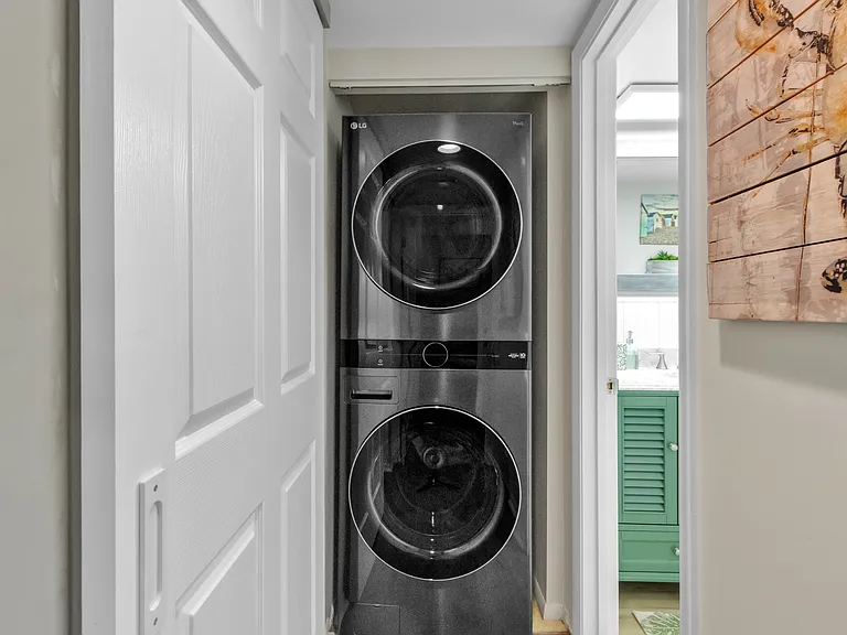 Washer/Dryer in-unit!
