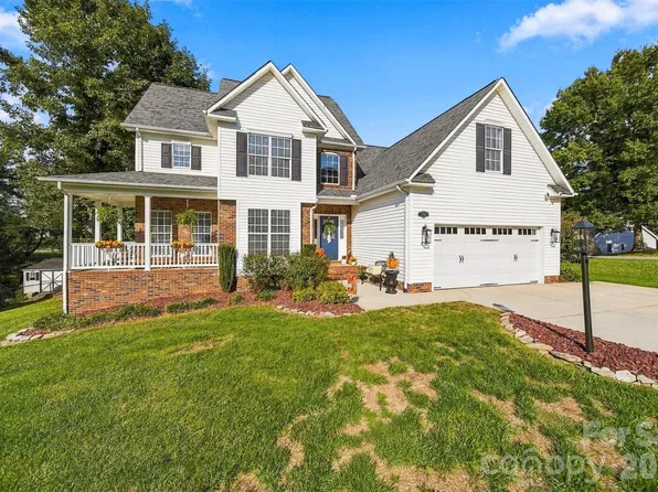 2741 25th St NE, Hickory, NC 28601