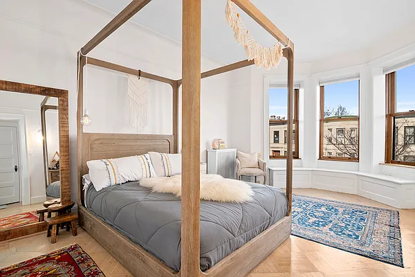 Sold by Compass | media 8