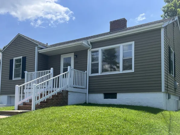 809 Adams St, Staunton, VA 24401