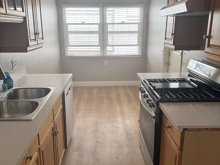 528 N Lucia Ave #1/2 — Photo 15