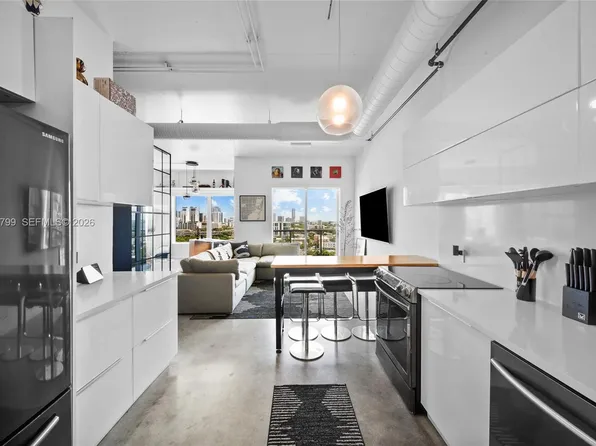 10 SW South River Dr APT 1512, Miami, FL 33130