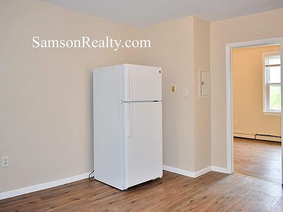 3rd image of 108 Ives St APT 2R