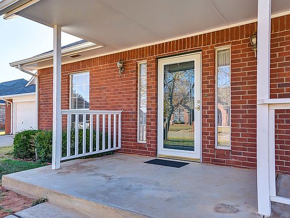 3rd image of 517 N Remington Way