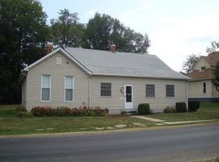 207 10th St, Charleston, IL