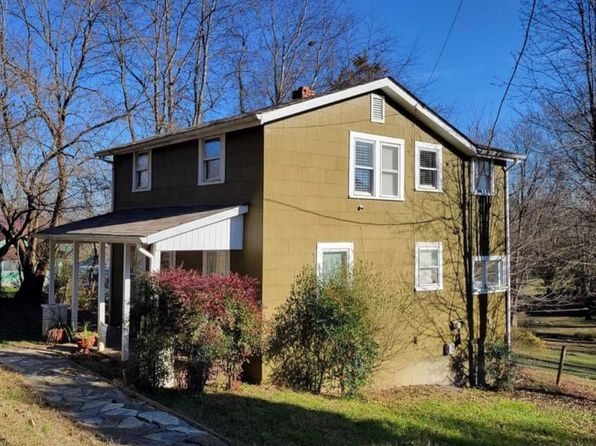 32 Lamar St