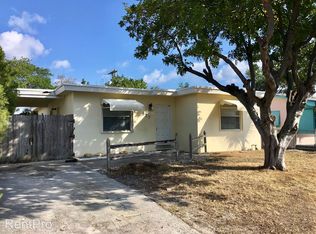 327 W Pine St, Lantana, FL 33462
