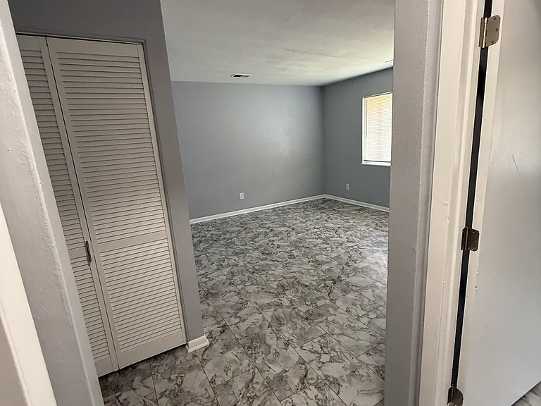 220 Burkhardt Ave #5 — Photo 3