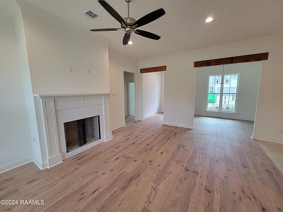 3rd image of 231 Tennyson Dr
