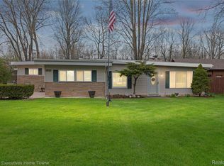 3368 Clyde Dr, Fort Gratiot, MI 48059