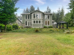 30 E Eastwood Ln, Union, WA 98592