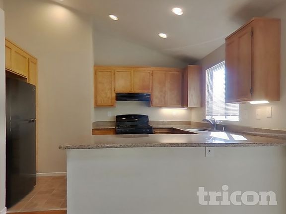 4th image of 715 Lotz Way