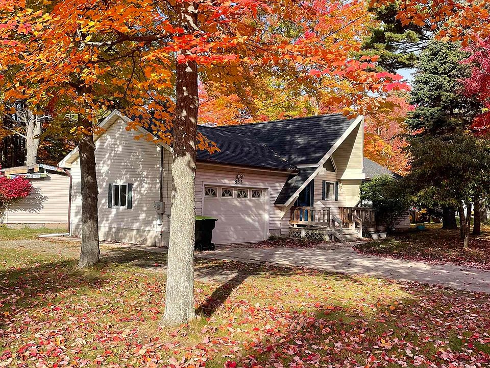 1st image of 833 Newman St