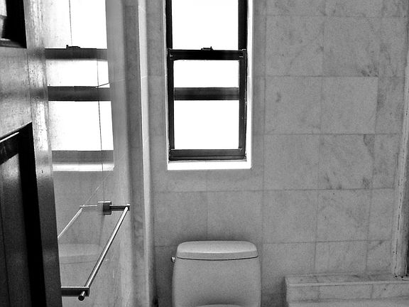 4th image of 320 Lincoln Pl APT 3F