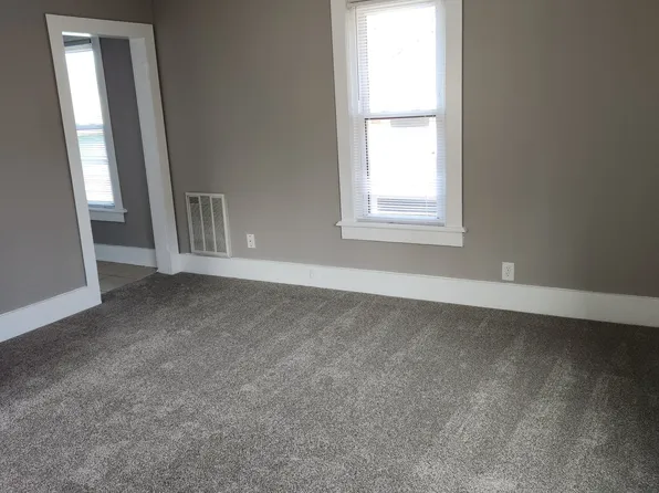 506 Church St #1, Saint Joseph, MI 49085