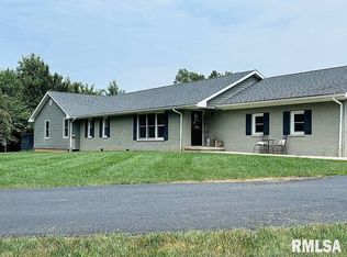 1292 County Road 700 E, Carmi, IL 62821