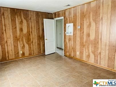 3rd image of 1002 Williamson Dr
