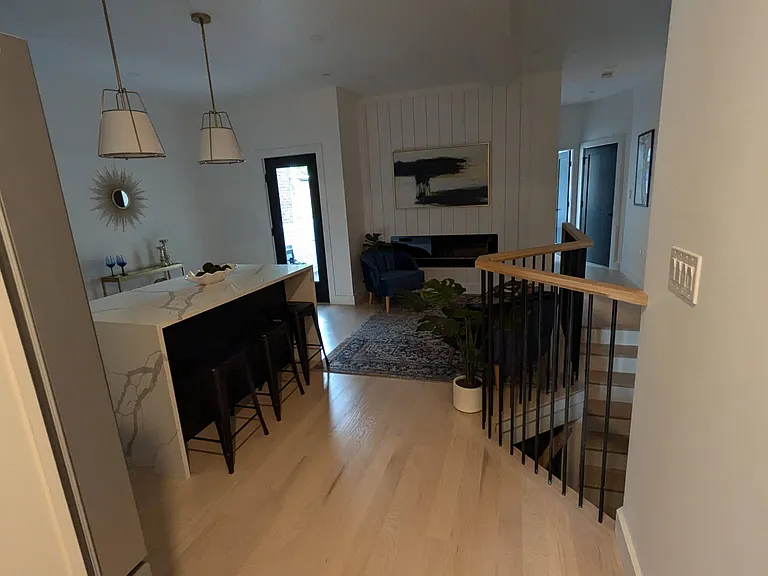 326 Main St #1 — Photo 3