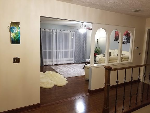 3rd image of 954 Paradise Lake Dr SE