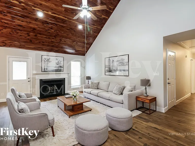 7815 Pinetuck Ln — Photo 4