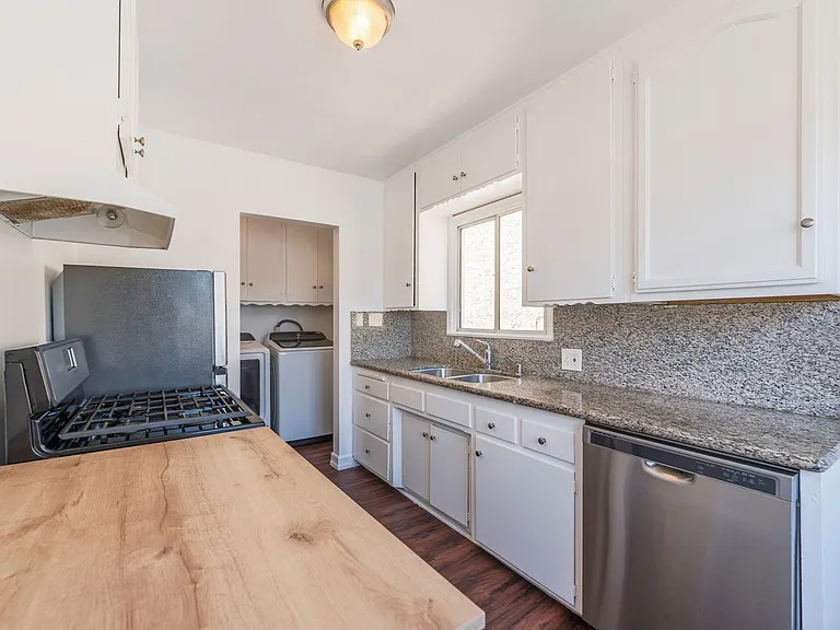 1710 Marshallfield Ln #A — Photo 11