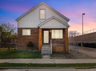 12097 Charest St, Hamtramck, MI 48212