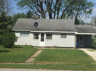 306 S Iroquois St, Goodland, IN 47948
