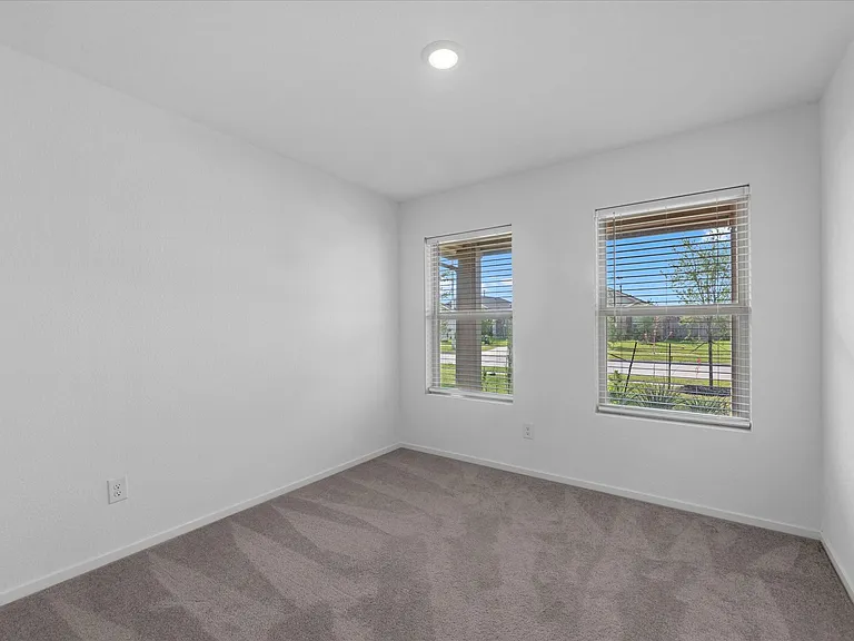 2106 Hyde Acres St — Photo 9