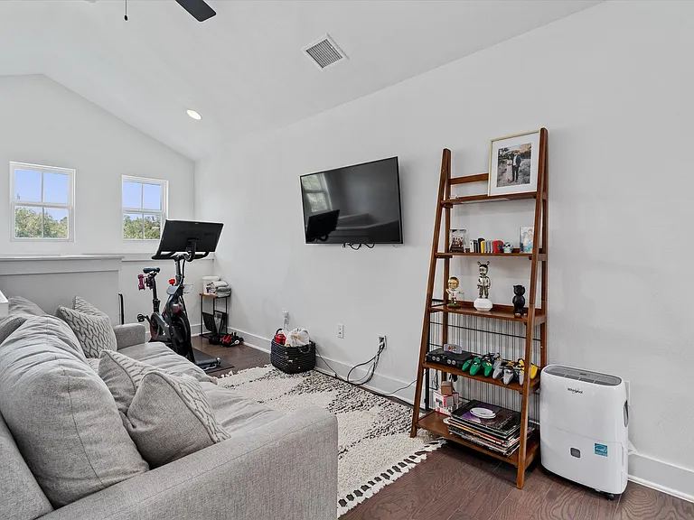 1309 Fort Branch Blvd — Photo 14