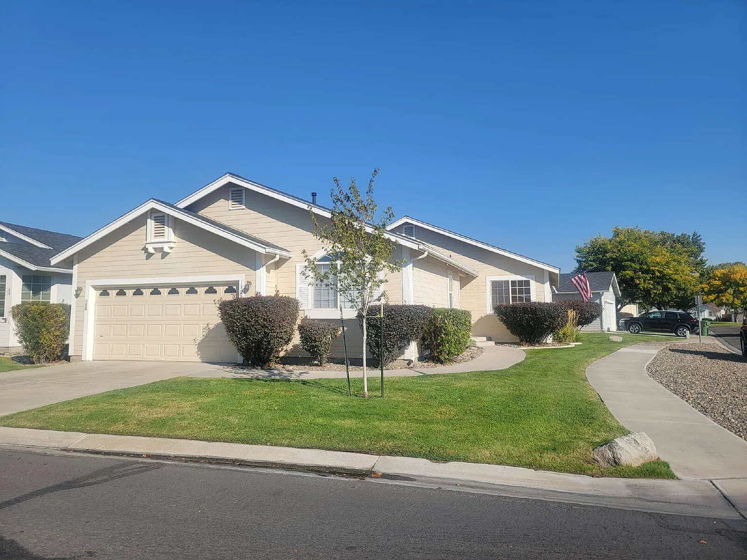 2 bed, 2.0 bath, 1488 sqft, $2,500 — Photo 2
